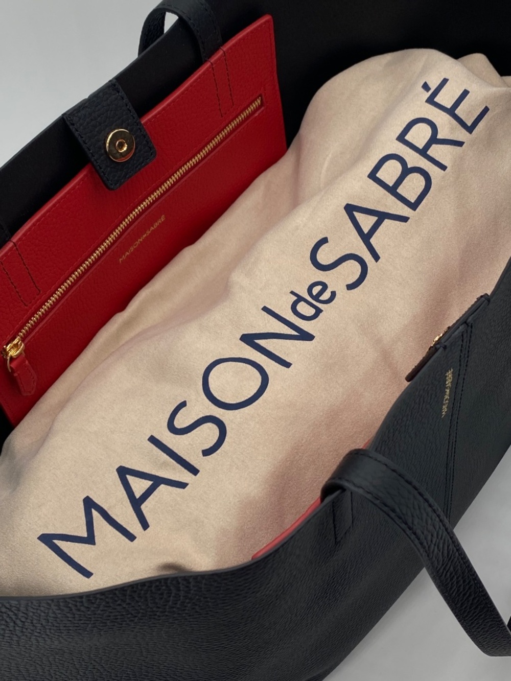 👜 MAISON de SABRÉ LEATHER TOTE BAG – BLACK – GOLD HARDWARE – NEW - Picture 5 of 9